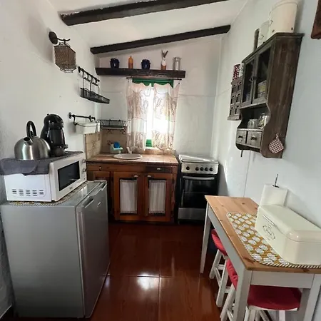 La Casita De *